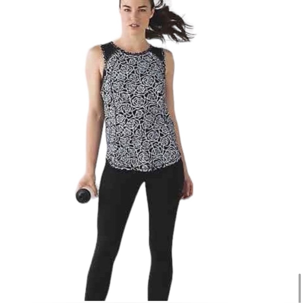 Lululemon RARE women’s Posey black & white the sculp activewear tank size 8